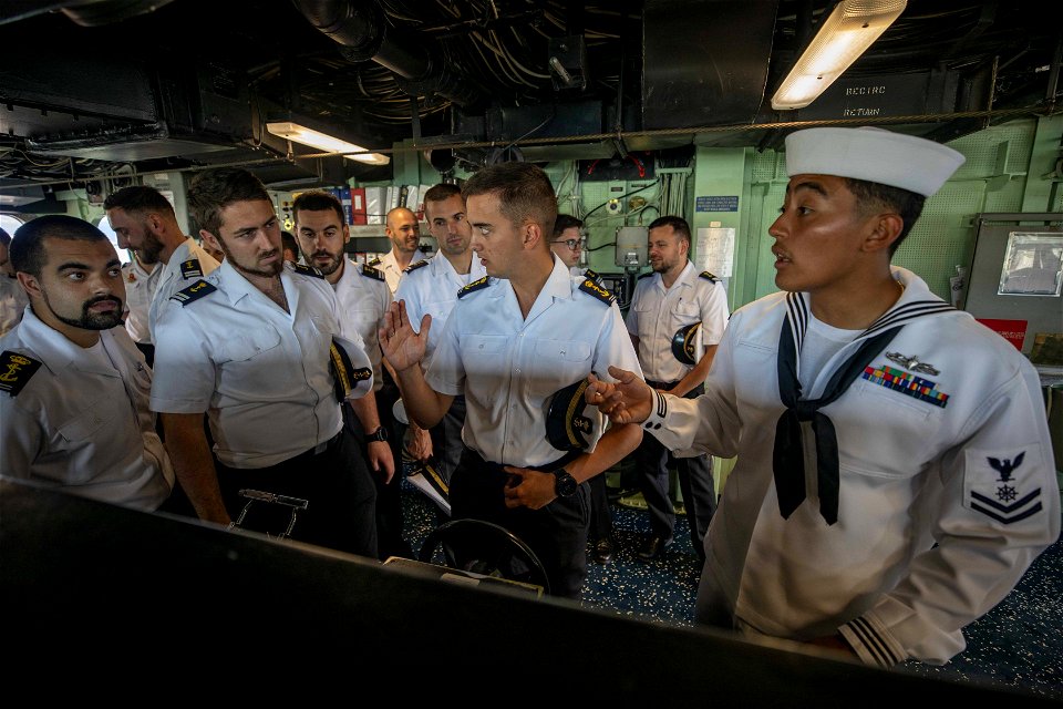 USS Arleigh Burke (DDG 51)