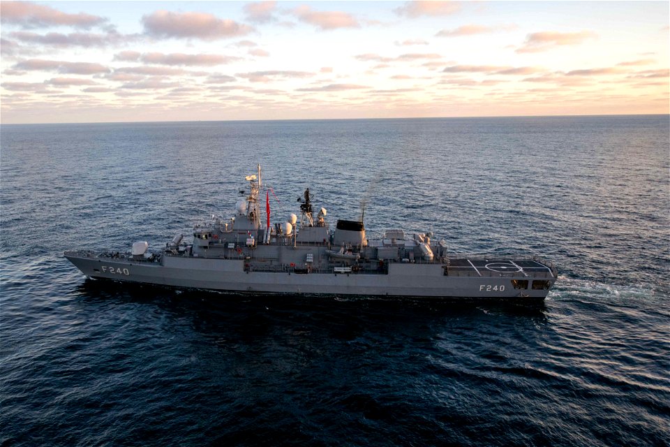 211112-N-NO067-0603