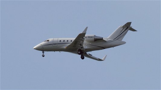 Bombardier CL-600-2B16 Challenger 605 EJ-ROXY Acass Ireland from Granada (4400 ft.)