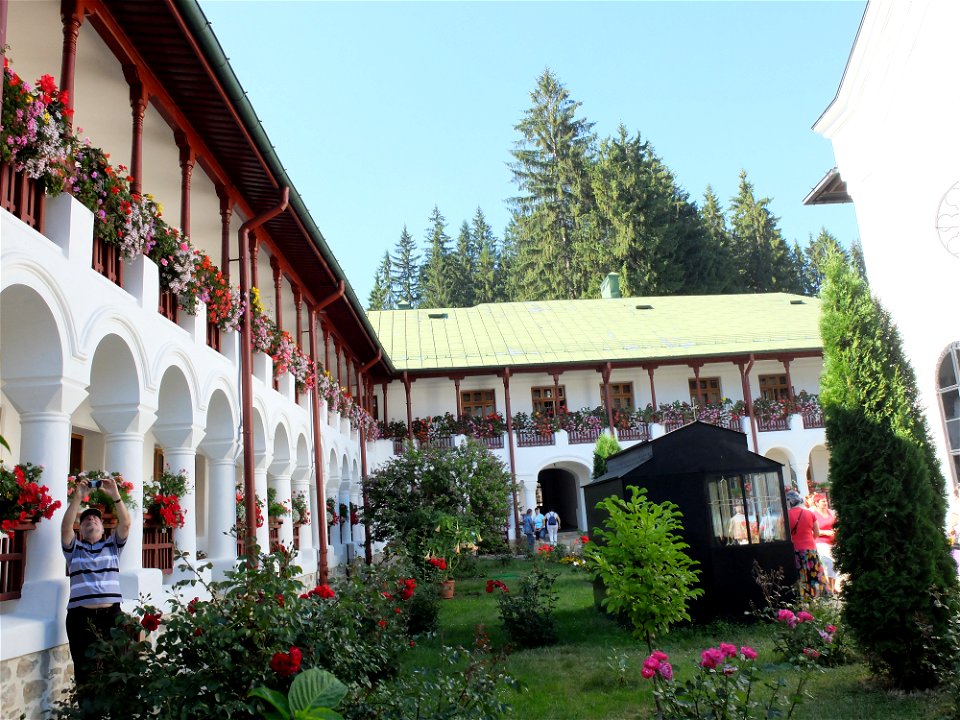 manastirea_Agapia2015_0808_154558