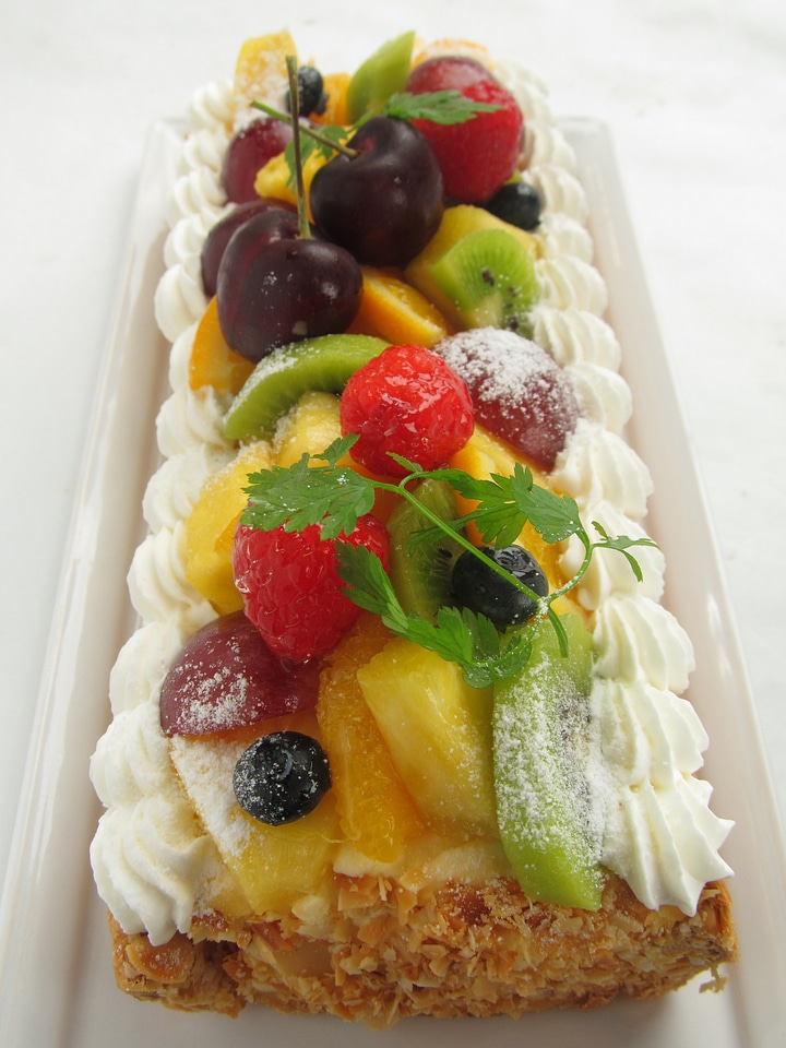 Dessert sweet cream