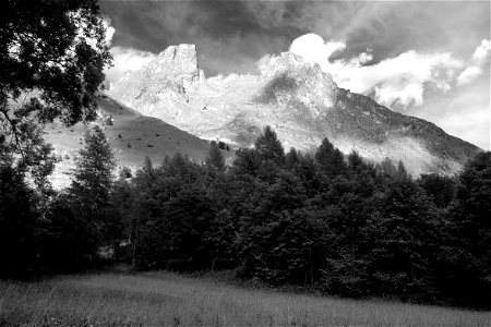 Mountain scene photo