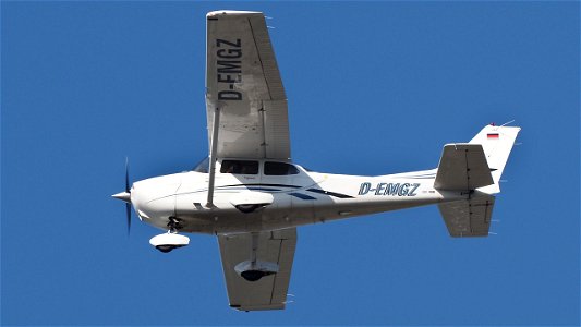 Cessna 172S Skyhawk SP D-EMGZ  Luftsportverein Landshut (3400 ft.)