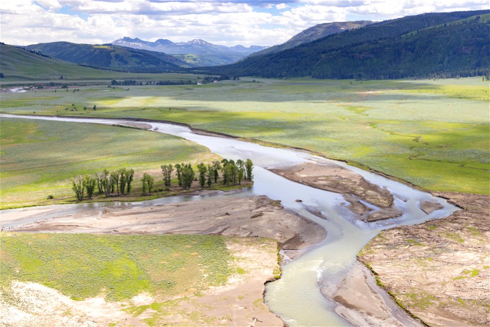 Yellowstone flood event 2022: Lamar River at normal level