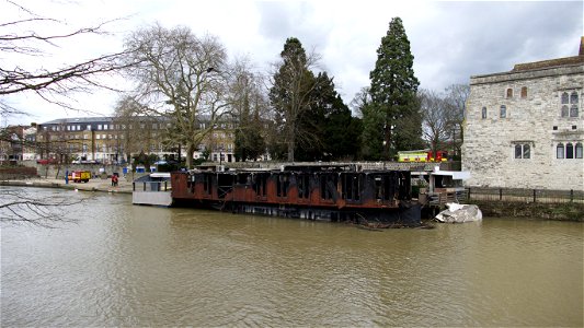 Embankments Floating Restaurant River Medway after the fire!