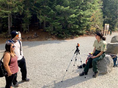 20210917-MtHood-Trillium Lake-Forest Service staff interviewing visitors photo