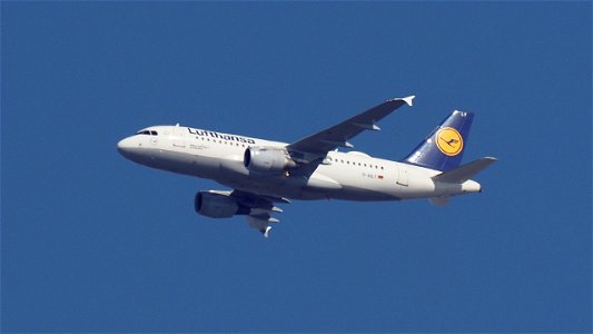 Airbus A319-114-D-AILY Lufthansa from Lyon (5400 ft.) photo