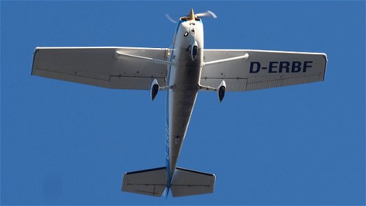 Reims-Cessna F172N Skyhawk II D-ERBF Red Baron Flying Club (3800 ft.)