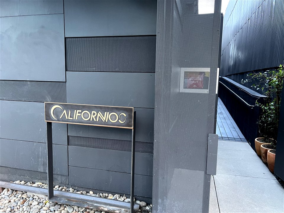 Californios Exterior