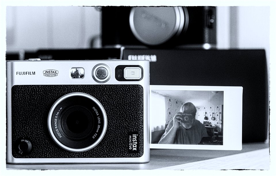 Instax Evo Selfie