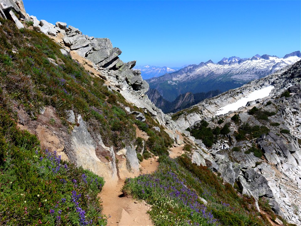 Hidden Lake Trail at North Cascades in WA
