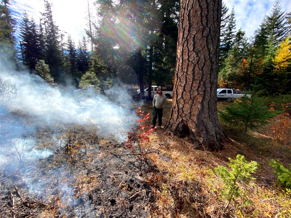 20211013-GP-Upper White River Restoration Area controlled burn, photos courtesy of Mt. Adams Resource Stewards.