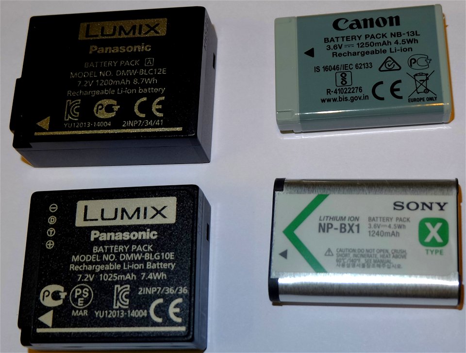 compact cameras battereies compared (1)