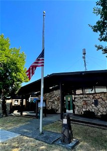 Flag_OakridgeCityHall