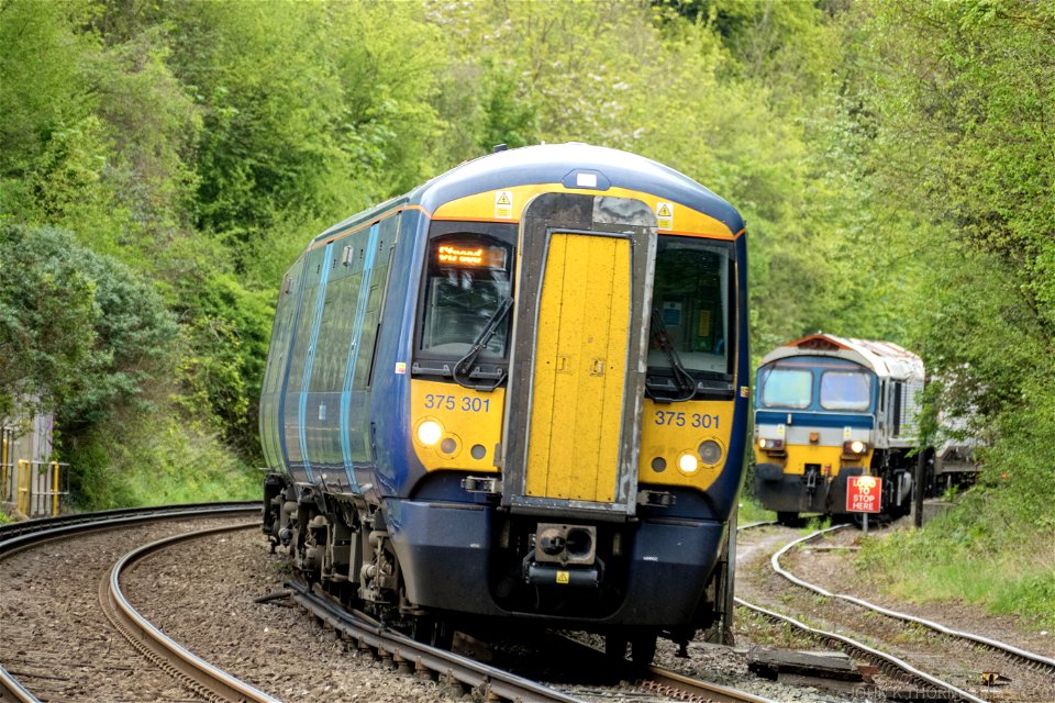 375 301 passing 59 102 VILLAGE OF CHANTRY. HANSON QUARRY. ALLINGTON KENT. MEDWAY VALLEY LINE
