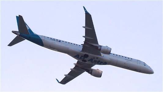 Embraer E195LR I-ADJN Air Dolomiti from Bologna (7700 ft.)