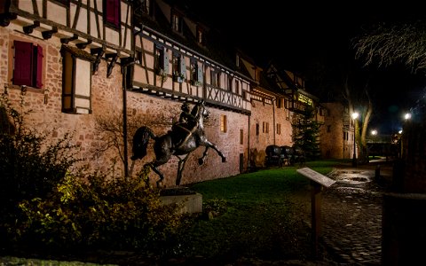 Les remparts du XVIe siècle coiffés de colombages