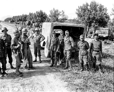 SC 171614 - A group of German soldiers that wanted to be taken prisoner by the American infantry.