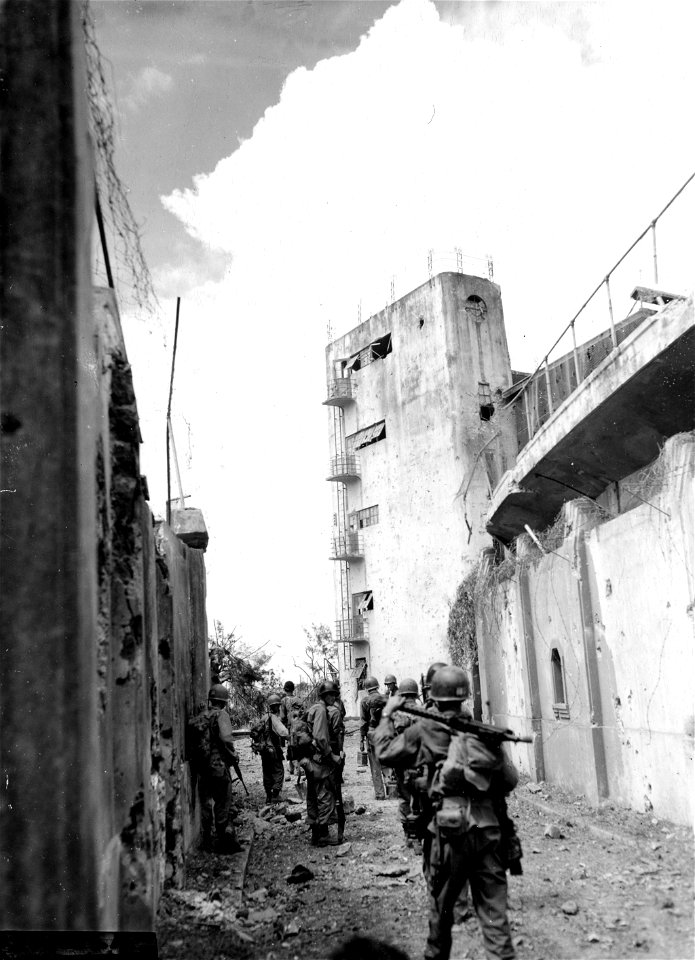 SC 374602 - Elements of the 1st Cav. Div. moving in on Rizal Memorial Stadium, Manila, Luzon, P.I.