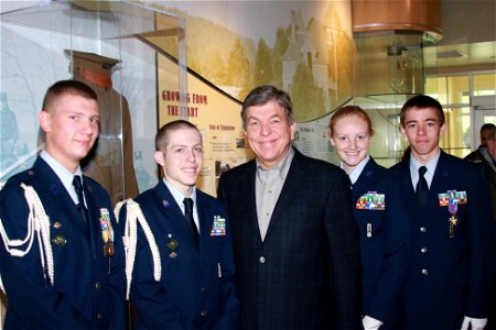 Roy Blunt with Neosho High School Junior ROTC photo