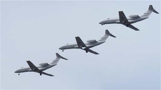 Cessna 525 CitationJet CJ4 OE-GXT International Jet Management from Mahon-Menorca (3000 ft.) beim Ausfahren des Fahrwerks
