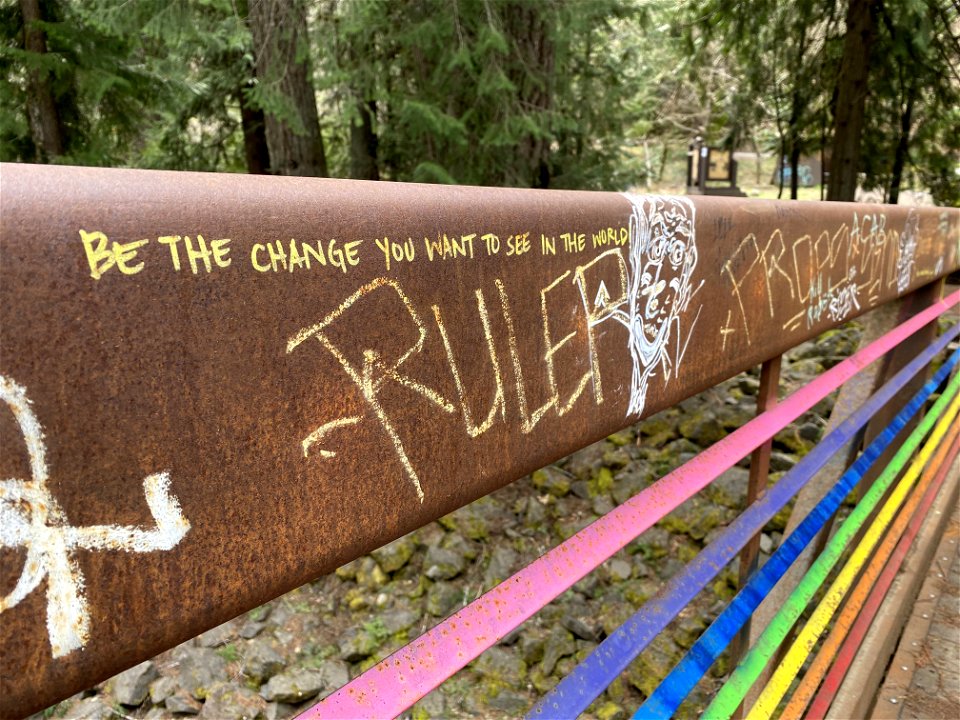 Trash and vandalism at Umpqua Hot bsprings on the Umpqua National Forest