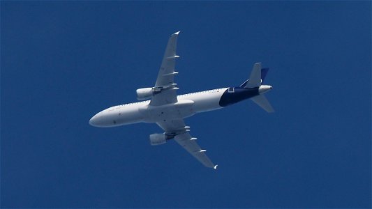 Airbus A320-214 D-AIZE Lufthansa from Rome  (16800 ft.)