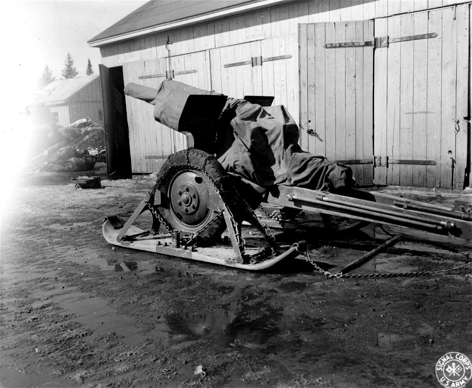 SC 364470 - 105mm mounted on newly-designed gun-ski. 11 March, 1943.