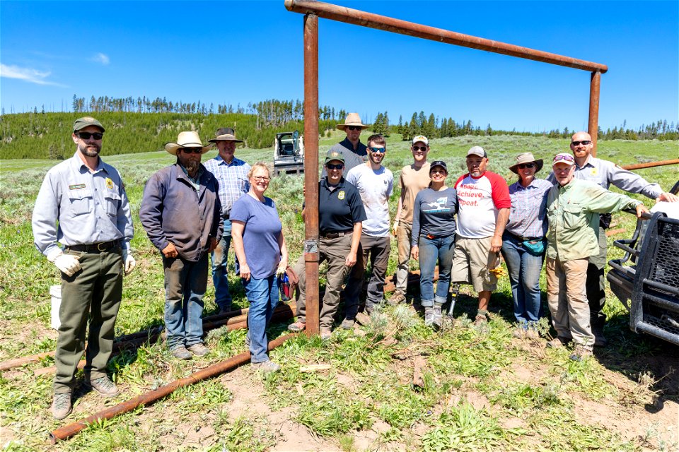 Canyon Corral volunteer project: group photo 2