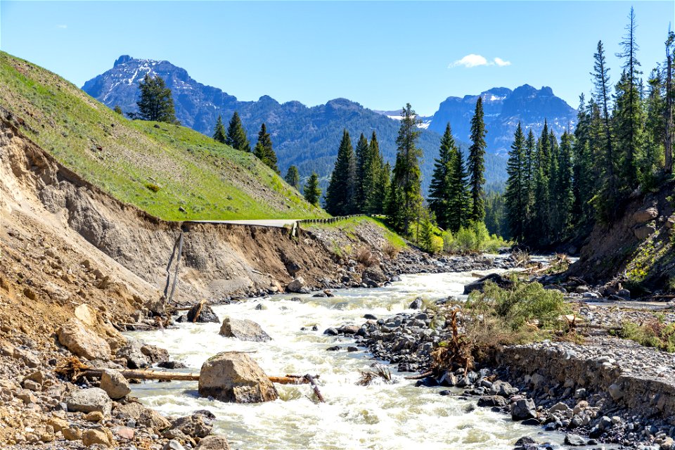 Yellowstone flood event 2022: Northeast Entrance Road washout near Trout Lake Trailhead (6)