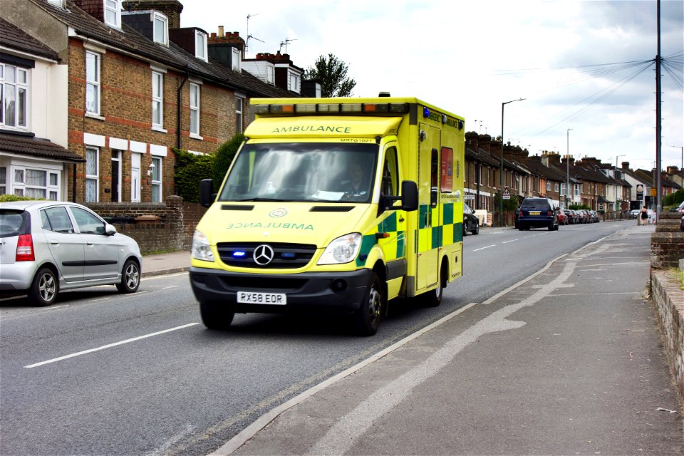 RX58EOR Emergency 🚨 Ambulance 🚑 Tonbridge Road Maidstone