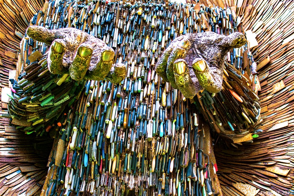 The Knife Angel made from over 100,000 seized blades.