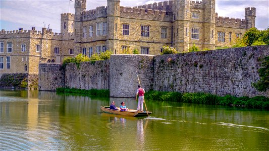 Leeds Castle 🏰 Punting around the Castle photo