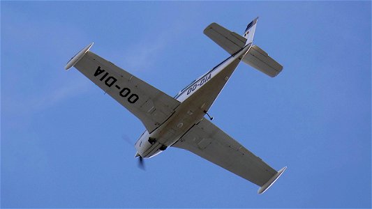 Beechcraft Debonair 35-C33 OO-DIA (3300 ft.)