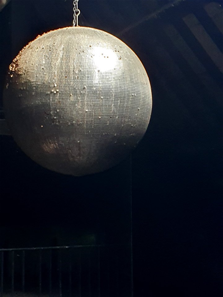 Urbex, Voormalige discotheek Charlie's te Kinrooi