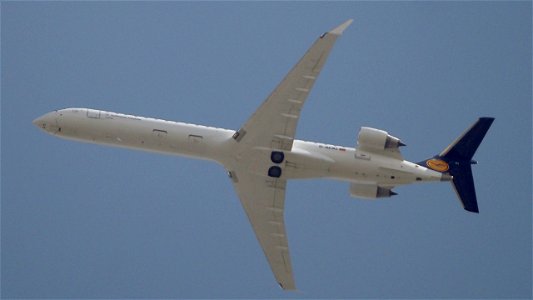 Mitsubishi CRJ-900LR D-ACKI Lufthansa CityLine from Geneva (8100 ft.)