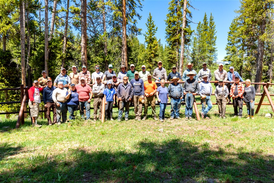 Canyon Corral volunteer project: group photo