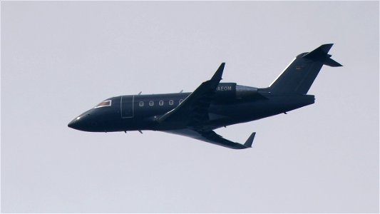 Bombardier CL-600-2B16 Challenger 604 D-AEOM MHS Aviation from Split (4500 ft.)