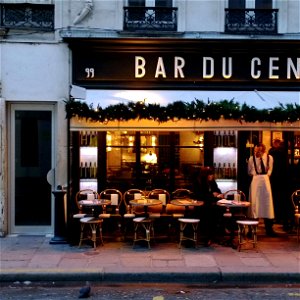 Bar du Central, rue Saint-Dominique, Paris photo