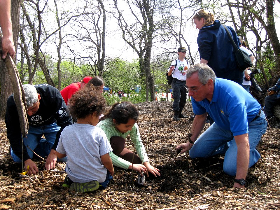 R3 RD Tom Melius coaches planting photo