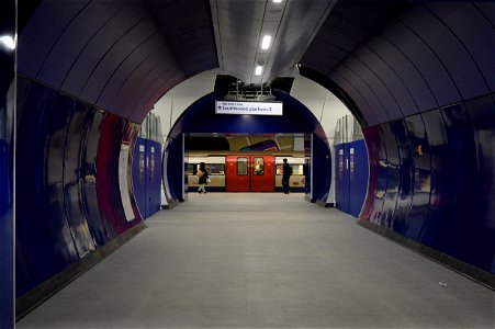 Looking towards new Southbound tunnel at Bank station
