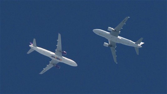 Two Airbus heading south: