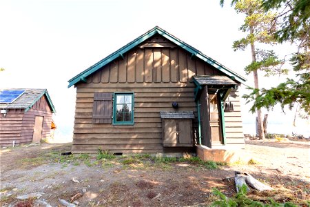 Peale Island Cabin: south side view