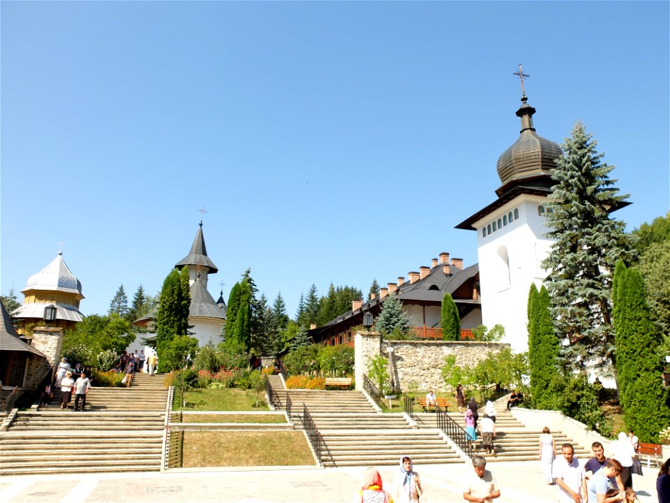 Manastirea_Sihastria2015_0809_104101