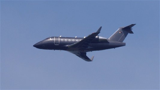 Bombardier CL-600-2B16 Challenger 604 D-AEOM MHS Aviation from Olbia (3800 ft.)