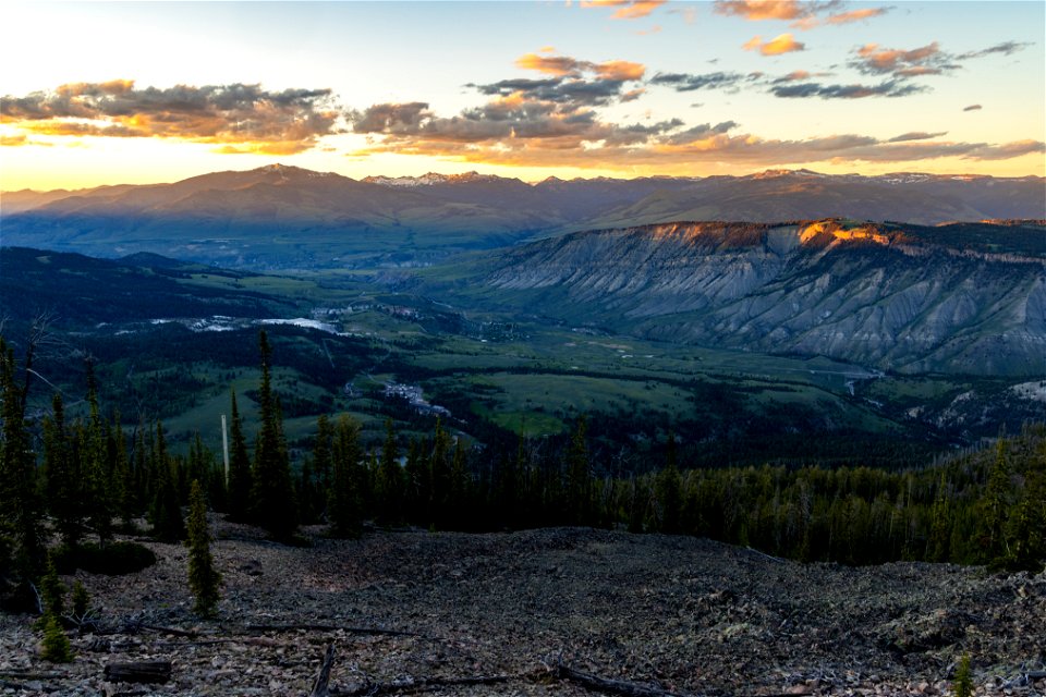 North views from Bunsen Peak Trail (4)
