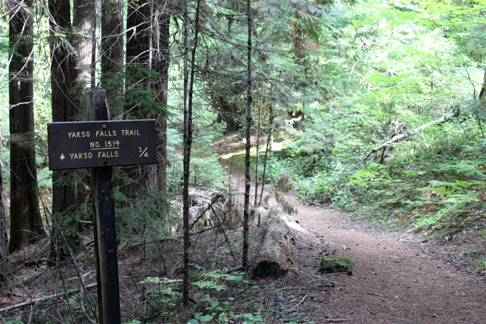 img_1805_yasko-falls-trail-signjpg_49364658757_o