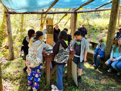 5th Graders in Douglas County, Oregon learn about animals at the Oregon State Extension Forestry Tour 2022