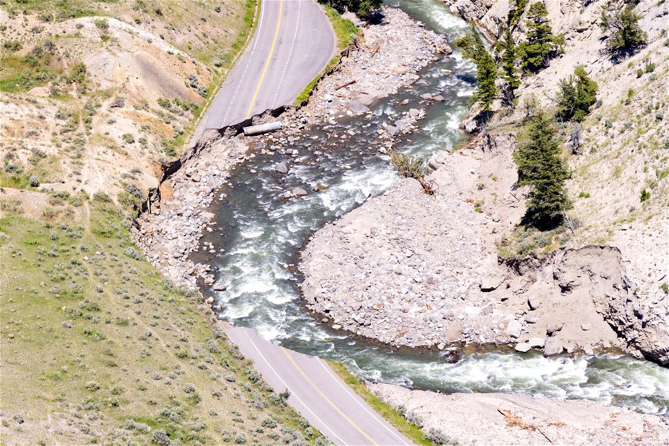 Yellowstone flood event 2022: North Entrance Road in Gardner River Canyon (5)