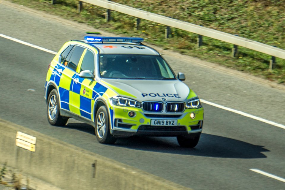 GN19BVZ Kent Police BMW Emergency Blue Lights. M20